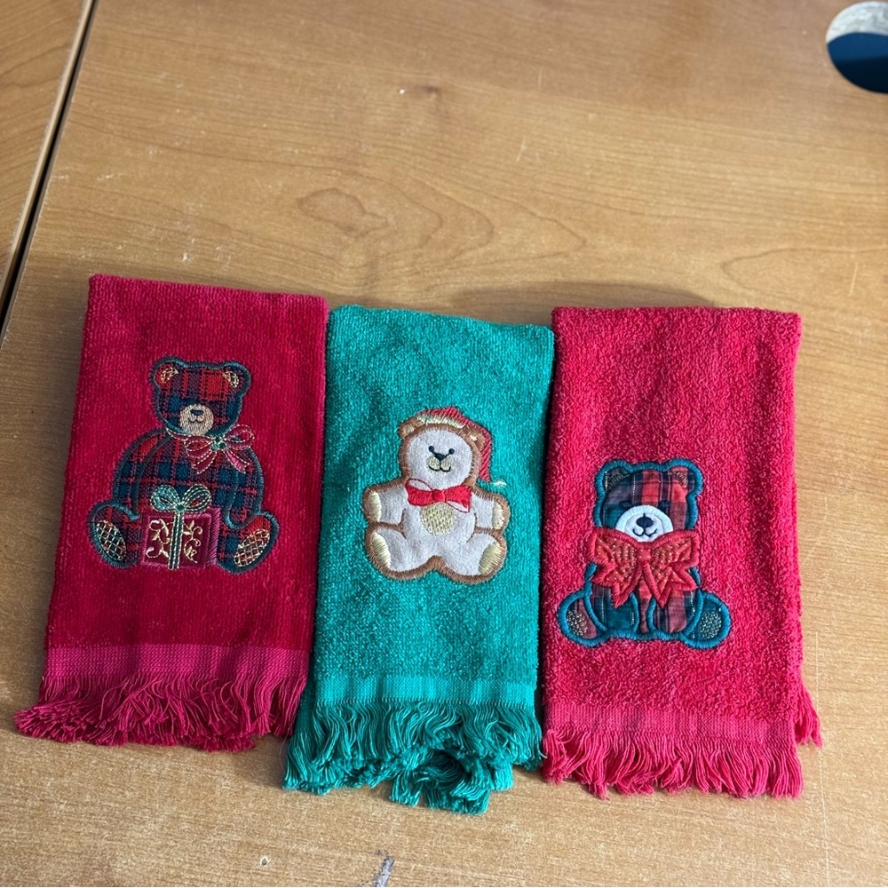 Festive Bear Embroidered Hand Towels‎